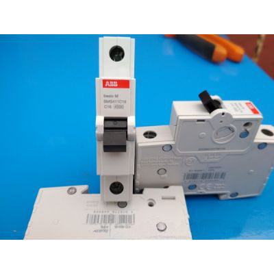 Автоматичний вимикач ABB 6A 1 полюс C BMS411C06 (2CDS641041R0064)